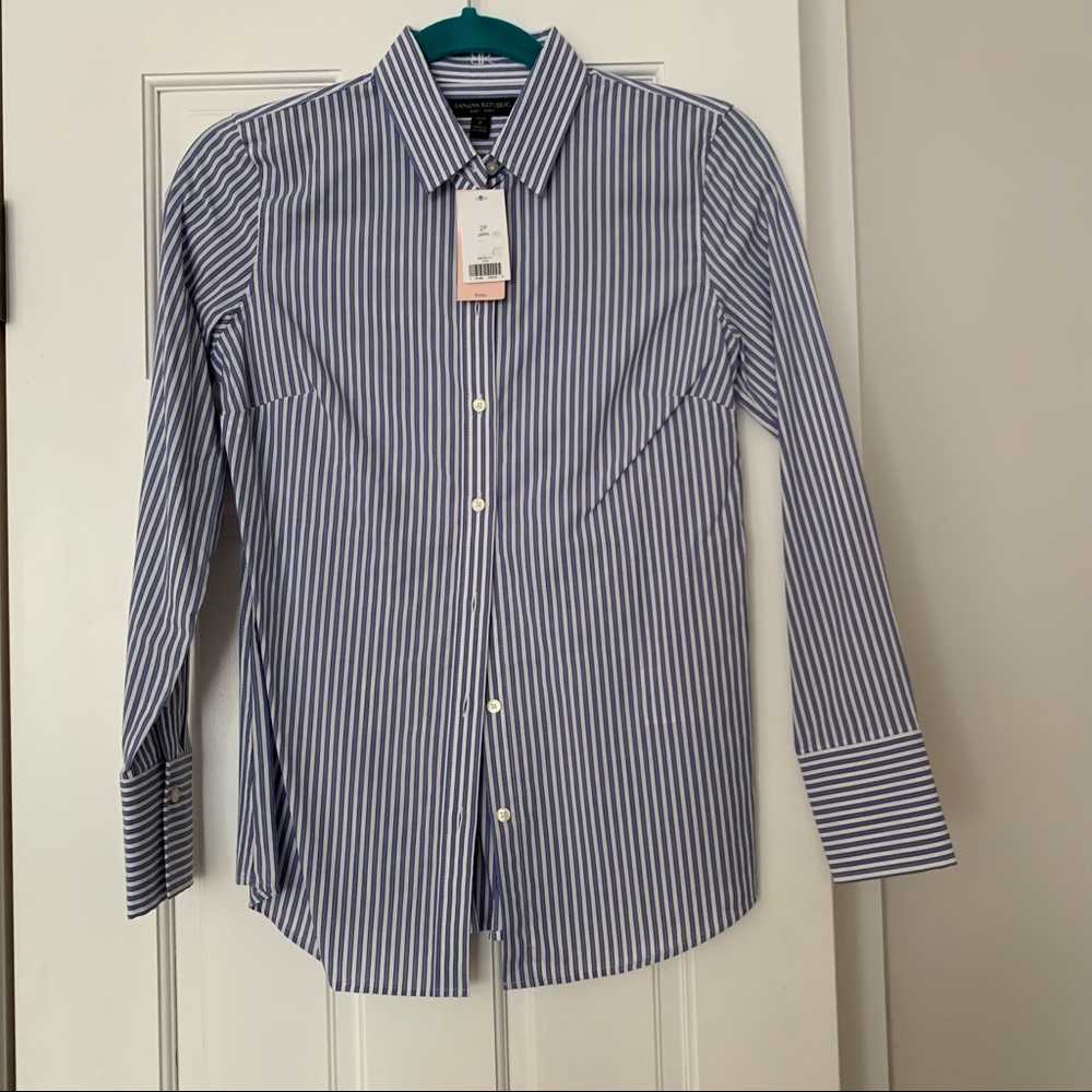 NWT Banana Republic Riley Shirt in size 2 Petite